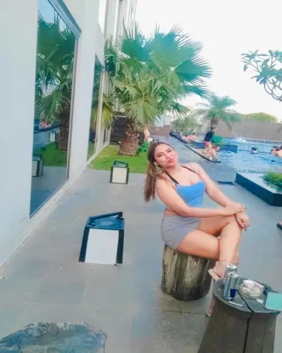 Escort Dera Bassi